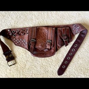 The ULTIMATE Festival hip bag! Perfectly worn in, Über functional!